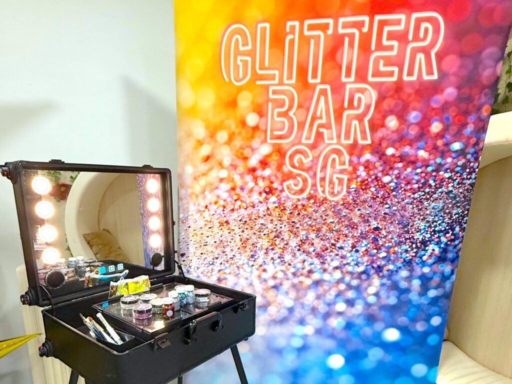 SINGAPORE Glitter Bar